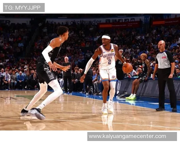 文班在下半场遭遇严防与犯规困扰仍拼出22分8板4助2帽展现实力 文班在下半场遭遇严防与犯规困扰仍拼出22分8板4助2帽展现实力